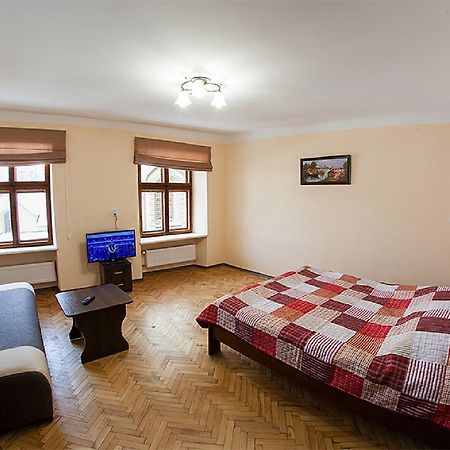Квартира В Центрі На Вулиці Вірменській 12 Є Дві Спальні Двуспальні Ліжка 利沃夫 外观 照片