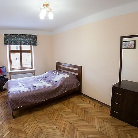 Квартира В Центрі На Вулиці Вірменській 12 Є Дві Спальні Двуспальні Ліжка 利沃夫 外观 照片