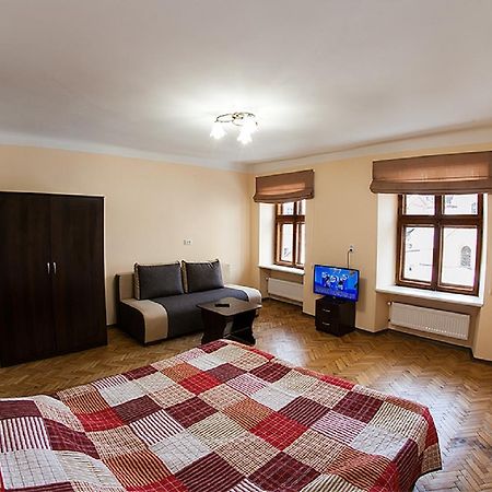 Квартира В Центрі На Вулиці Вірменській 12 Є Дві Спальні Двуспальні Ліжка 利沃夫 外观 照片
